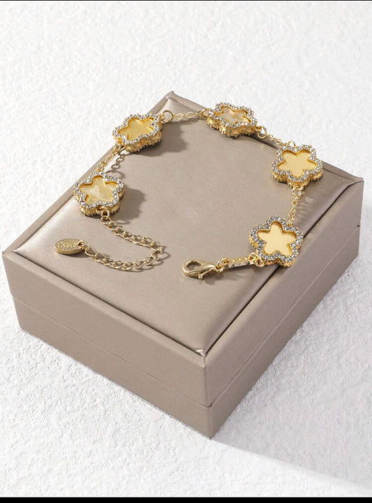 1pc Clover Shape Rhinestone Decor Fashionable & Elegant Women's Chain Bracelet (Without Packaging Box)